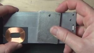 Neodymium magnet and steel holder